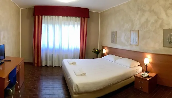 Otel Forum 3*